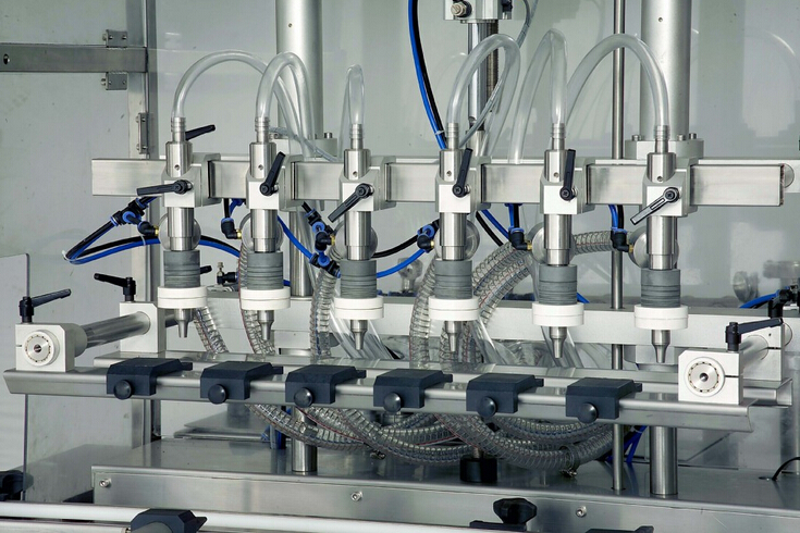 Линеарни стаклени шишиња со пена од стакло, автоматска опрема за полнење тегли со машина за полнење со течности3
