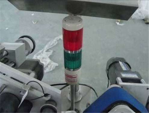 Медицинска течност Машини за етикетирање со полнење за полнење, усни течни шишиња, автоматска линија за полнење10